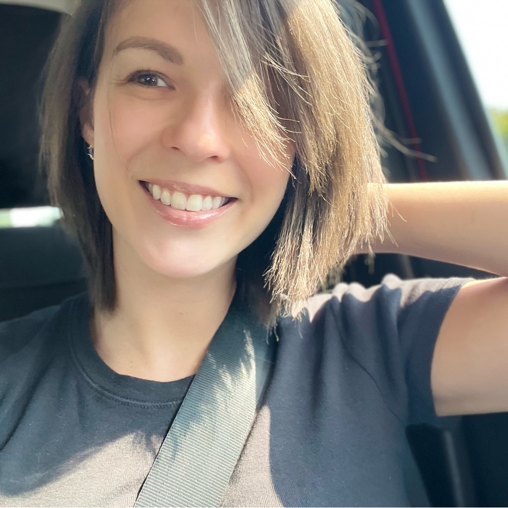 Meet your Posher, Brooke 🍒💋